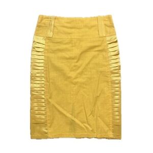 Yellow pencil skirt